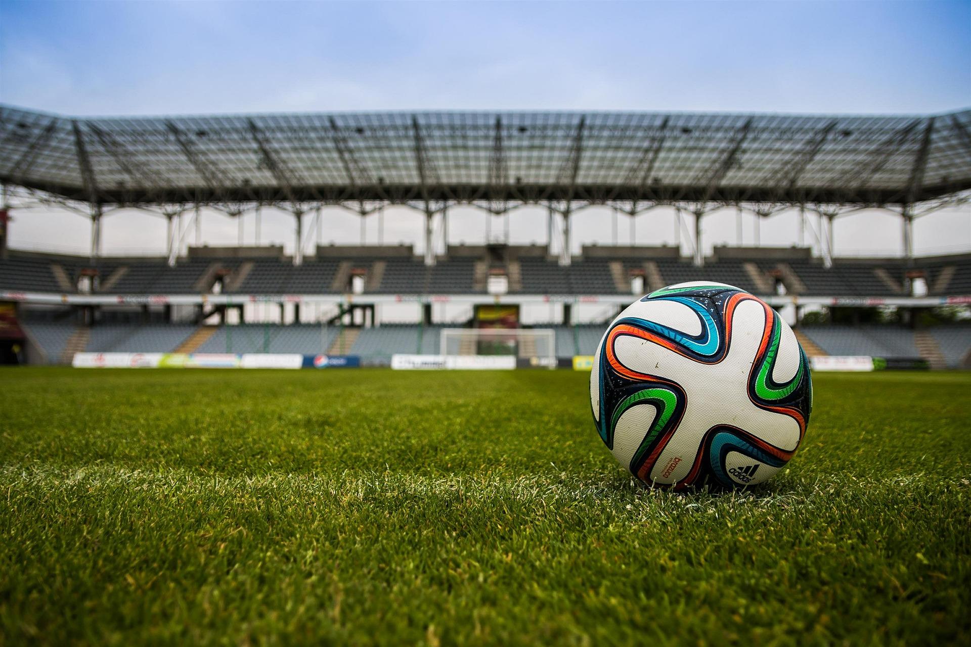 Estadio de fútbol. Pixabay.