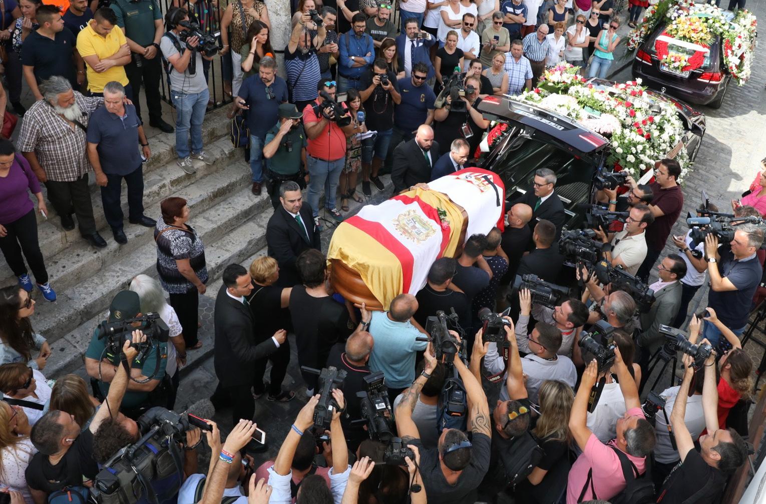 Funeral del futbolista José Antonio Reyes. En la Iglesia de Santa María. de Utrera Sevilla.EP