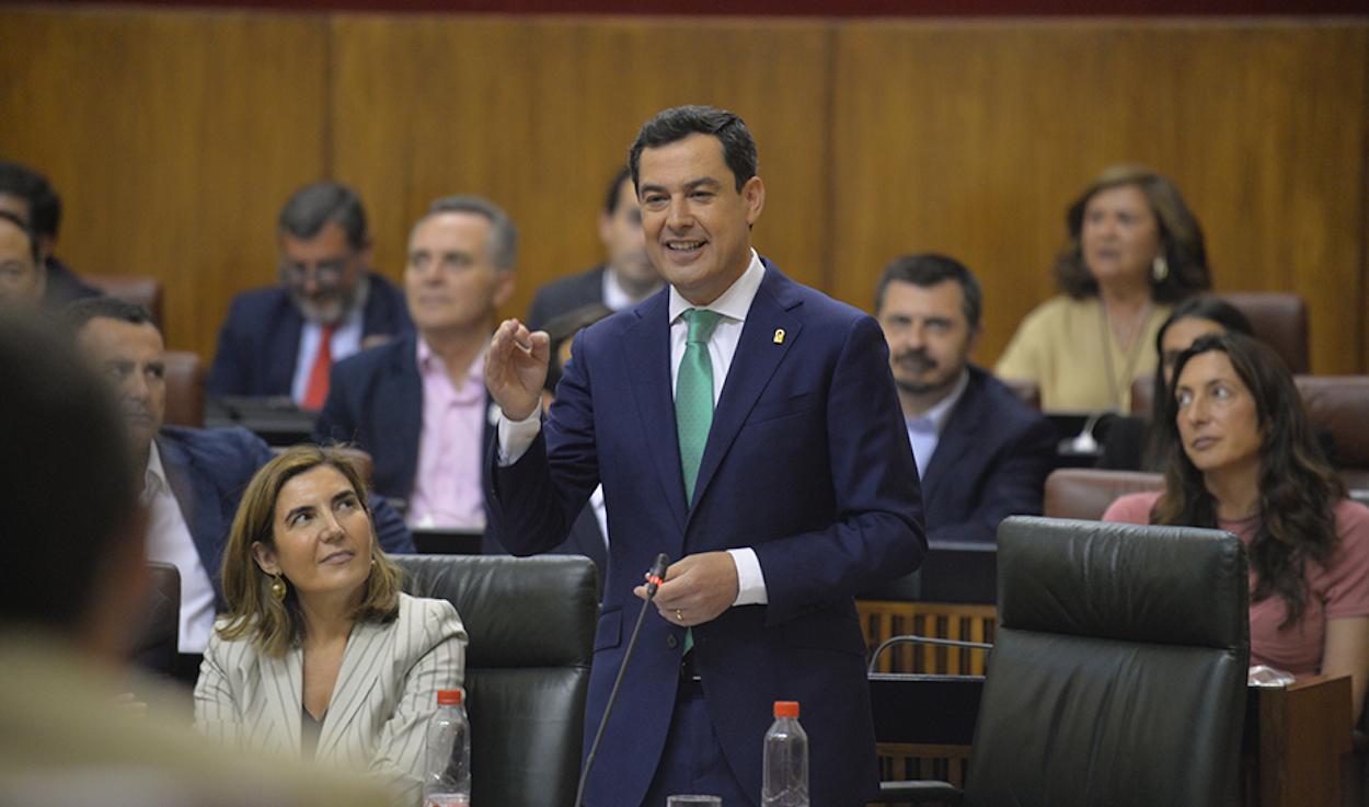 El presidente andaluz Juanma Moreno, en el Parlamento.