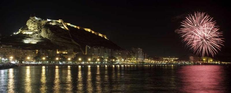 Hogueras de San Juan. Web Turismo España