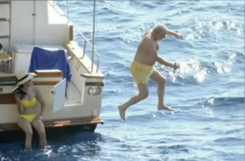 Rodrigo Rato lanzándose al mar desde el yate