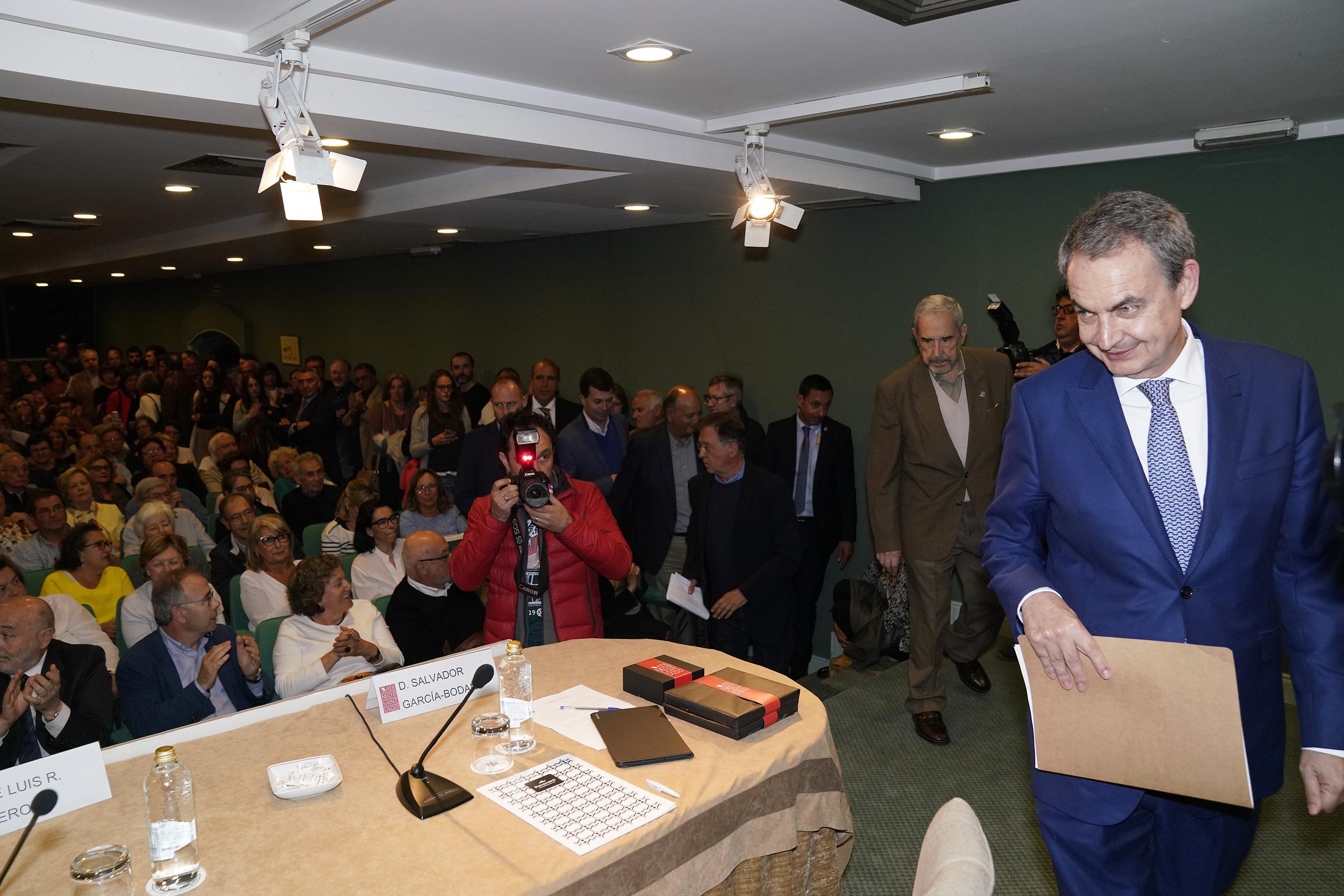 El expresidente del Gobierno José Luis Rodríguez Zapatero en la conferencia 'Democracia es diálogo'. EP