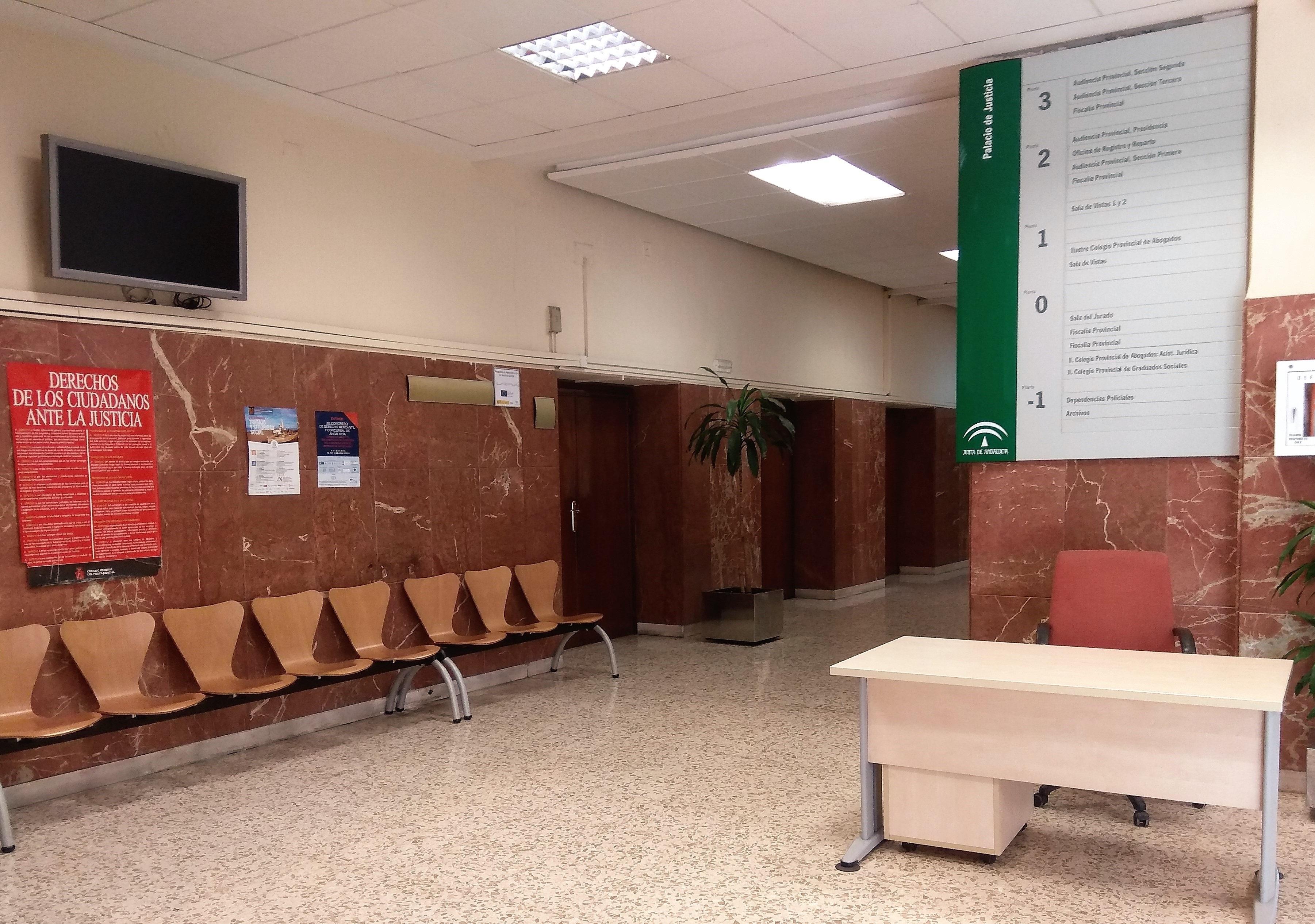Entrada a la Audiencia Provincial de Almería. Europa Press.