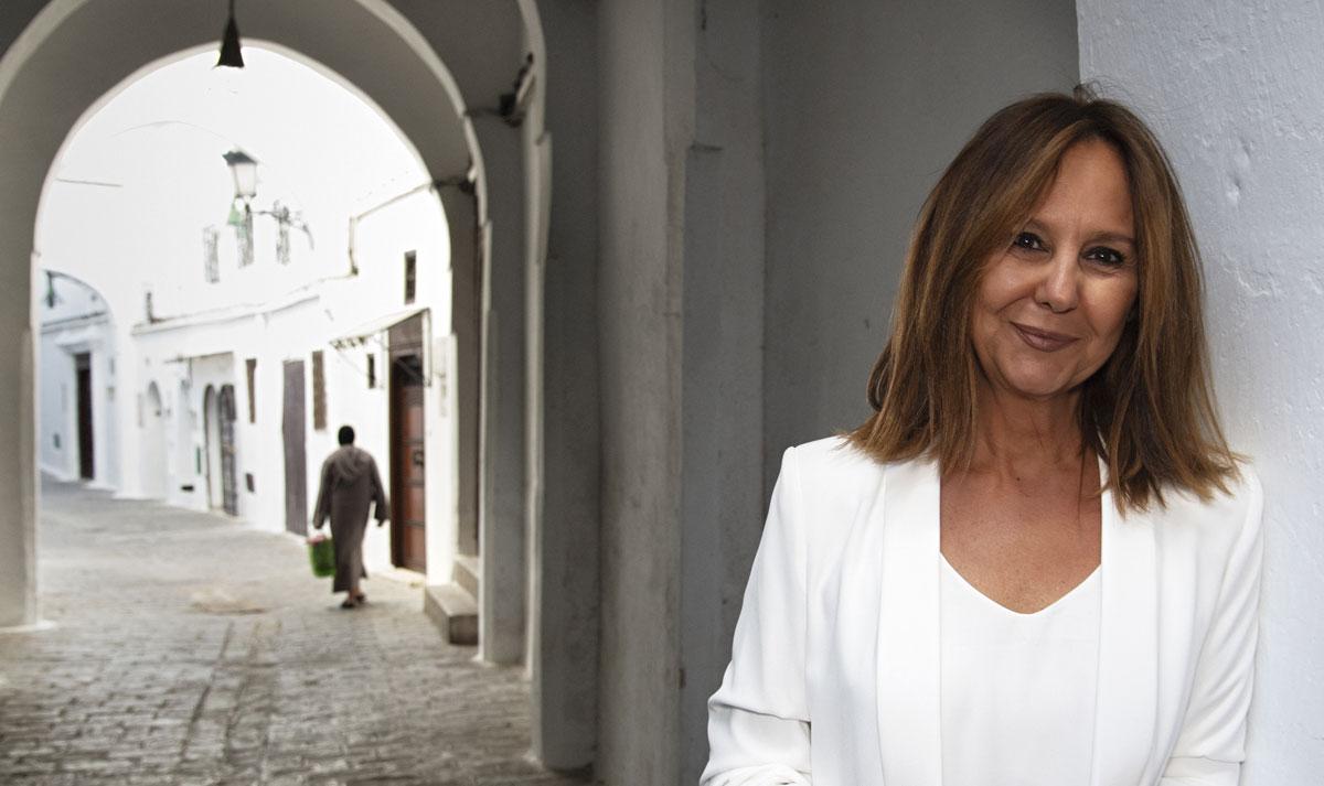 María Dueñas en La Medina de Tetuán, declarada Patrimonio de la Humanidad Foto de Carlos Ruiz facilitada por la editorial Planeta