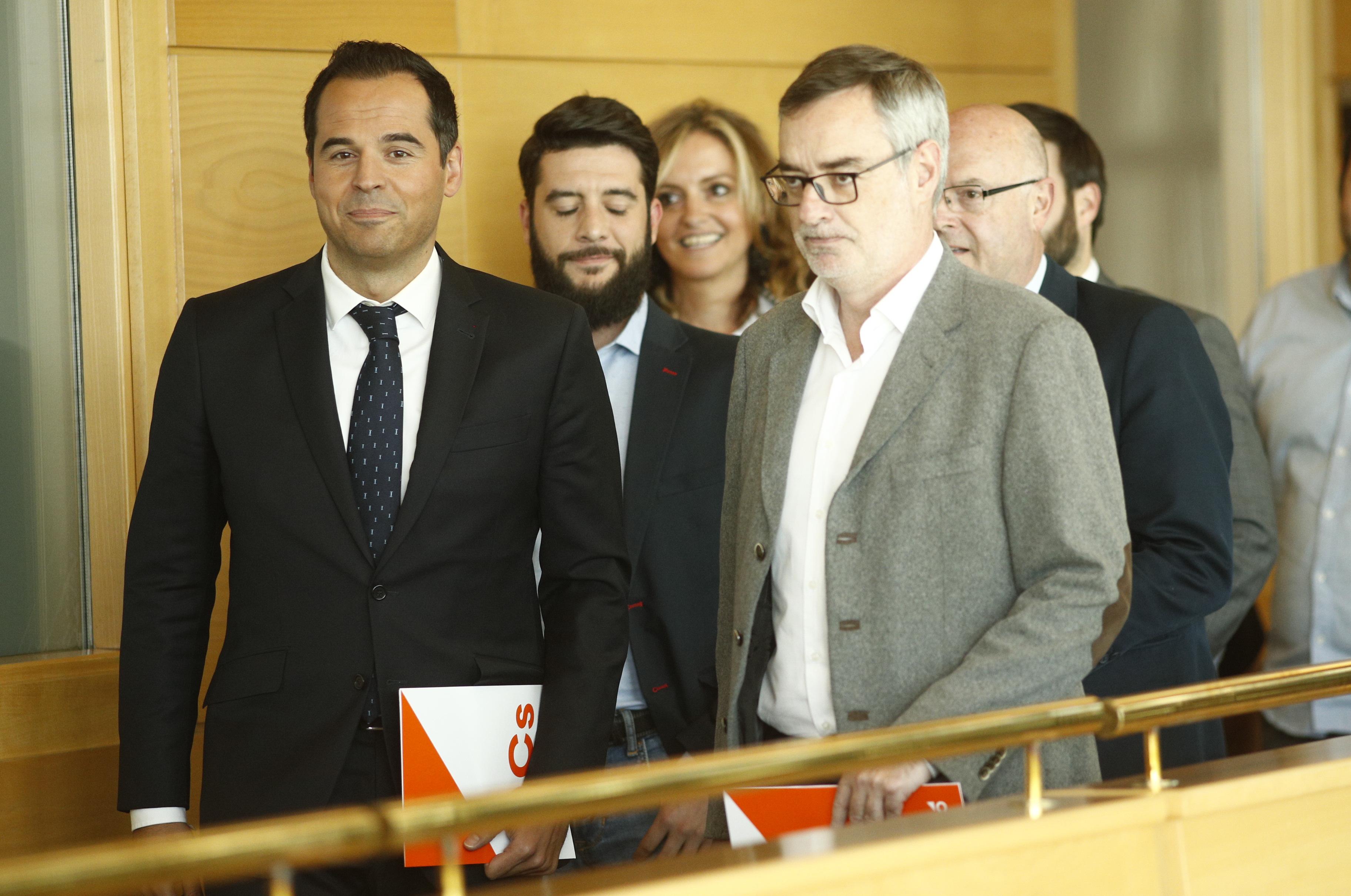 El candidato de Ciudadanos a la Comunidad de Madrid Ignacio Aguado junto al secretario general de Ciudadanos José Manuel Villegas. EP