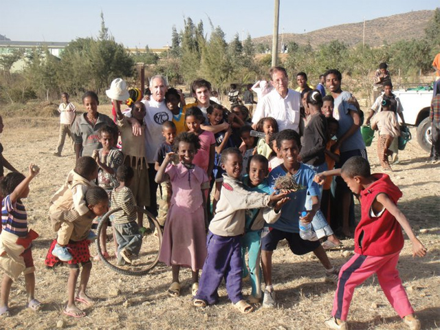 “En Etiopía existe otro mundo que está cambiando un misionero y hay que darlo a conocer”