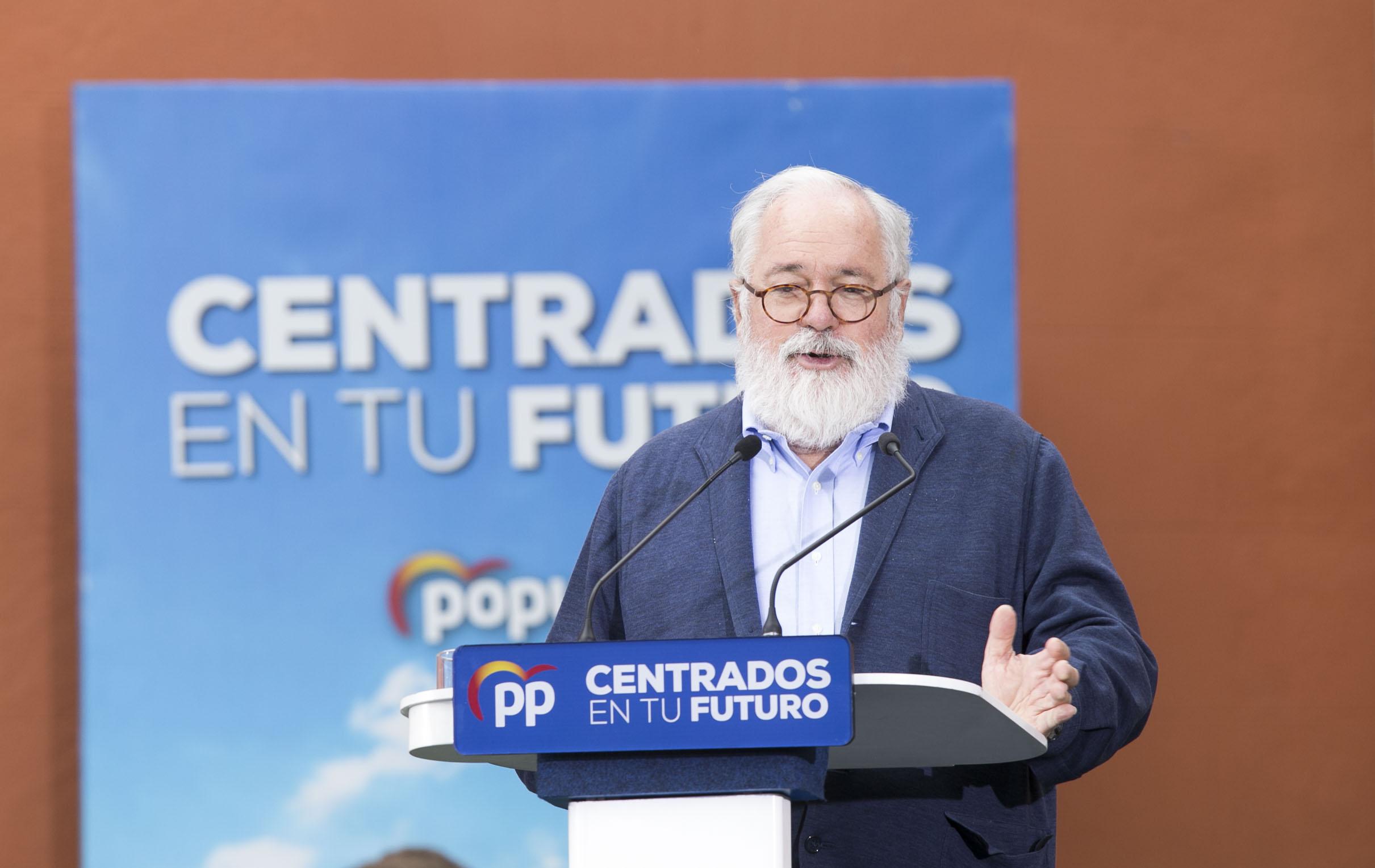 El comisario europeo de Acción por el Clima y la Energía Miguel Arias Cañete en un acto del PP en Ávila. EP