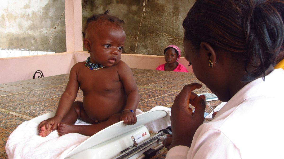 La Fundación Recover cuenta con el programa ‘Hospitales contra la Malaria’, una innovadora iniciativa dirigida a niños y niñas de colegios de Camerún, que incluye formación para sus padres y profesores