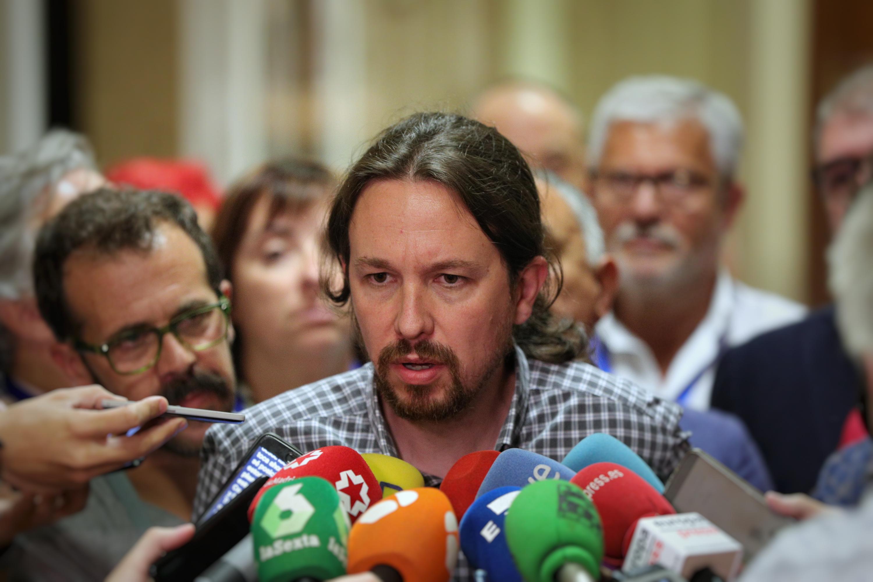 El secretario general de Podemos, Pablo Iglesias, a la salida de la reunión de su partido con UGT y CCOO mantenida en el Congreso de los Diputados - Jesús Hellín Europa Pres