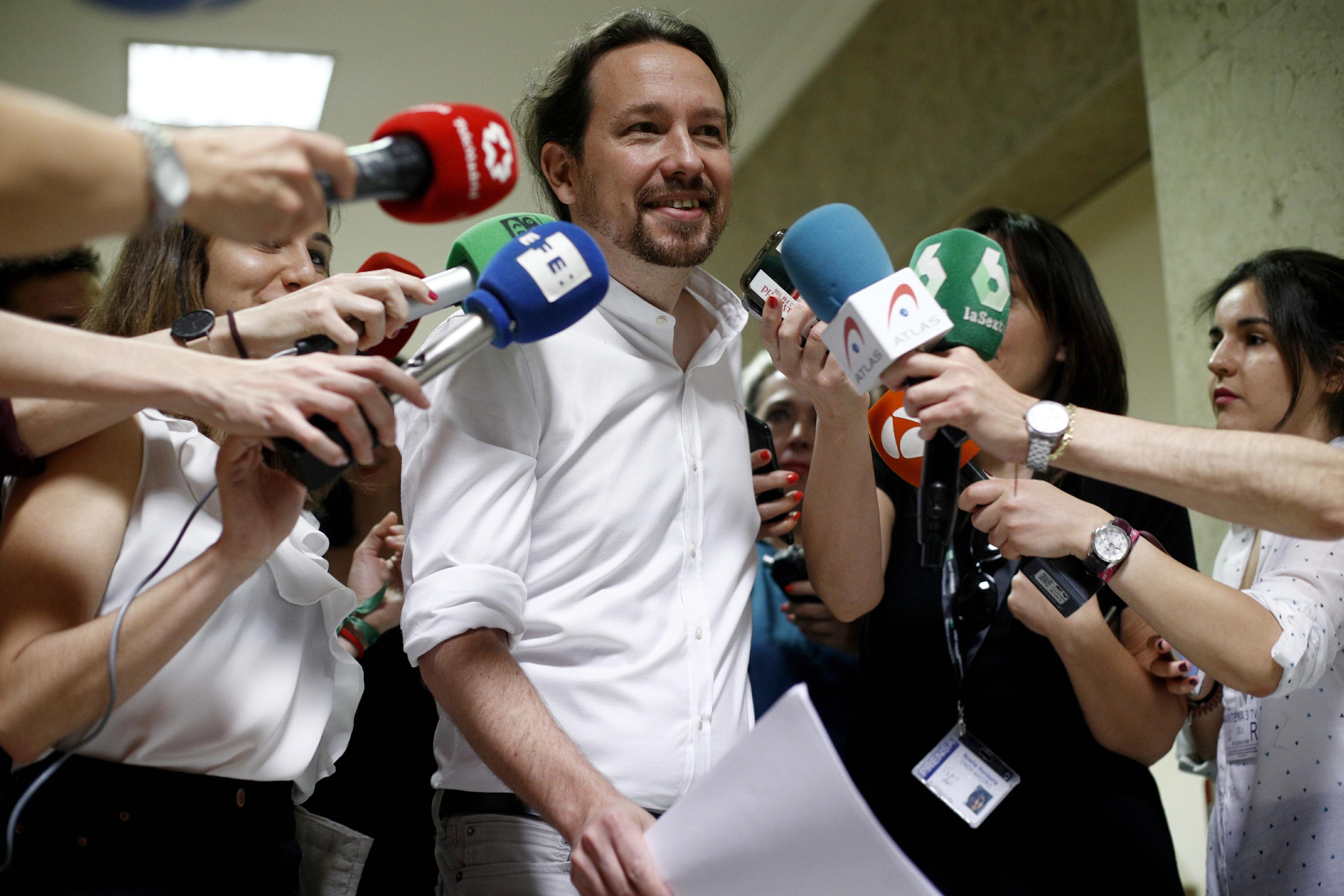 El secretario general de Podemos Pablo Iglesias tras su reunión con representantes de las cinco grandes organizaciones ecologistas