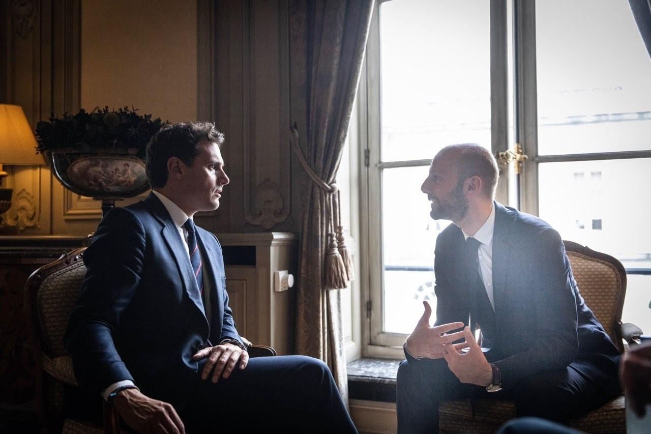 El presidente de Ciudadanos, Albert Rivera, y el delegado general de En Marche (La República En Marcha, LREM), Stanislas Guerini