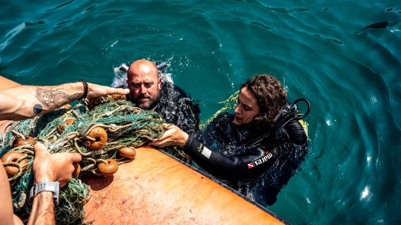 Ghost Fishing (4) Ghost Fishing (4)