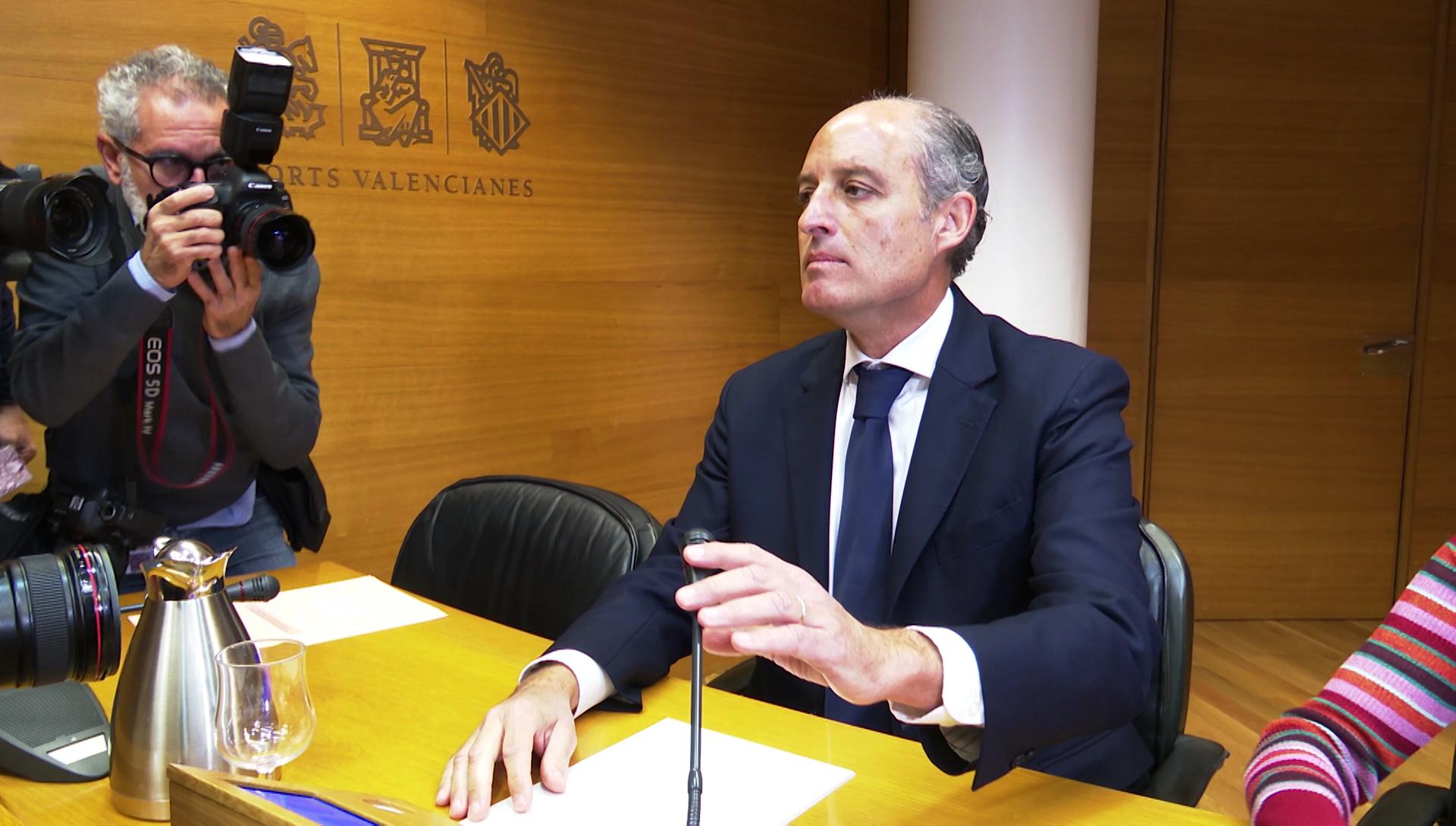 El expresidente de la Comunitat Valenciana Francisco Camps durante su comparecencia sobre el caso Taula en las Cortes Valencianas