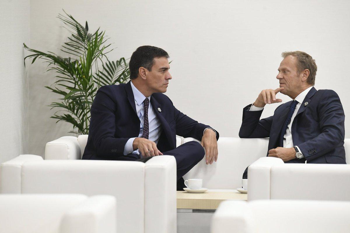 Sánchez junto a Donald Tusk en Osaka - @sanchezcastejon