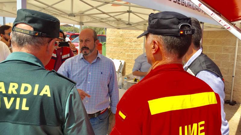 Pedro Rollán en el punto de coordinación del incendio de Almorox-Cadalso