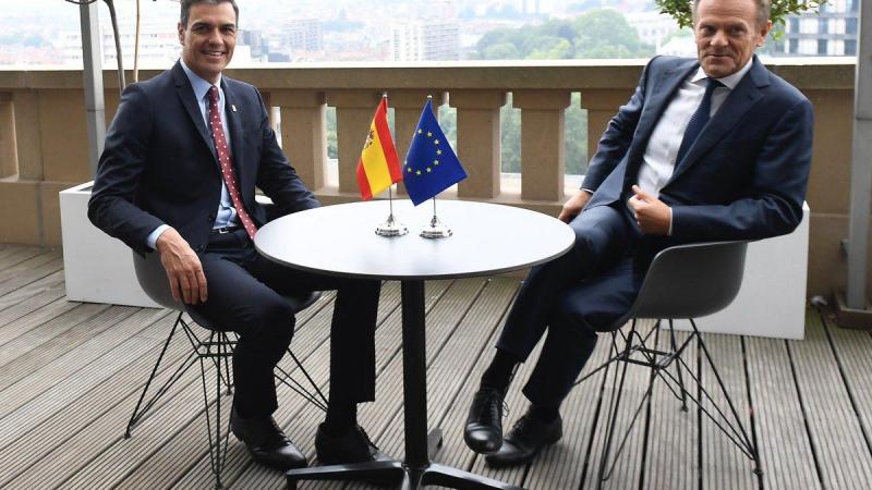 Pedro Sánchez junto al presidente del Consejo Europeo, Donald Tusk
