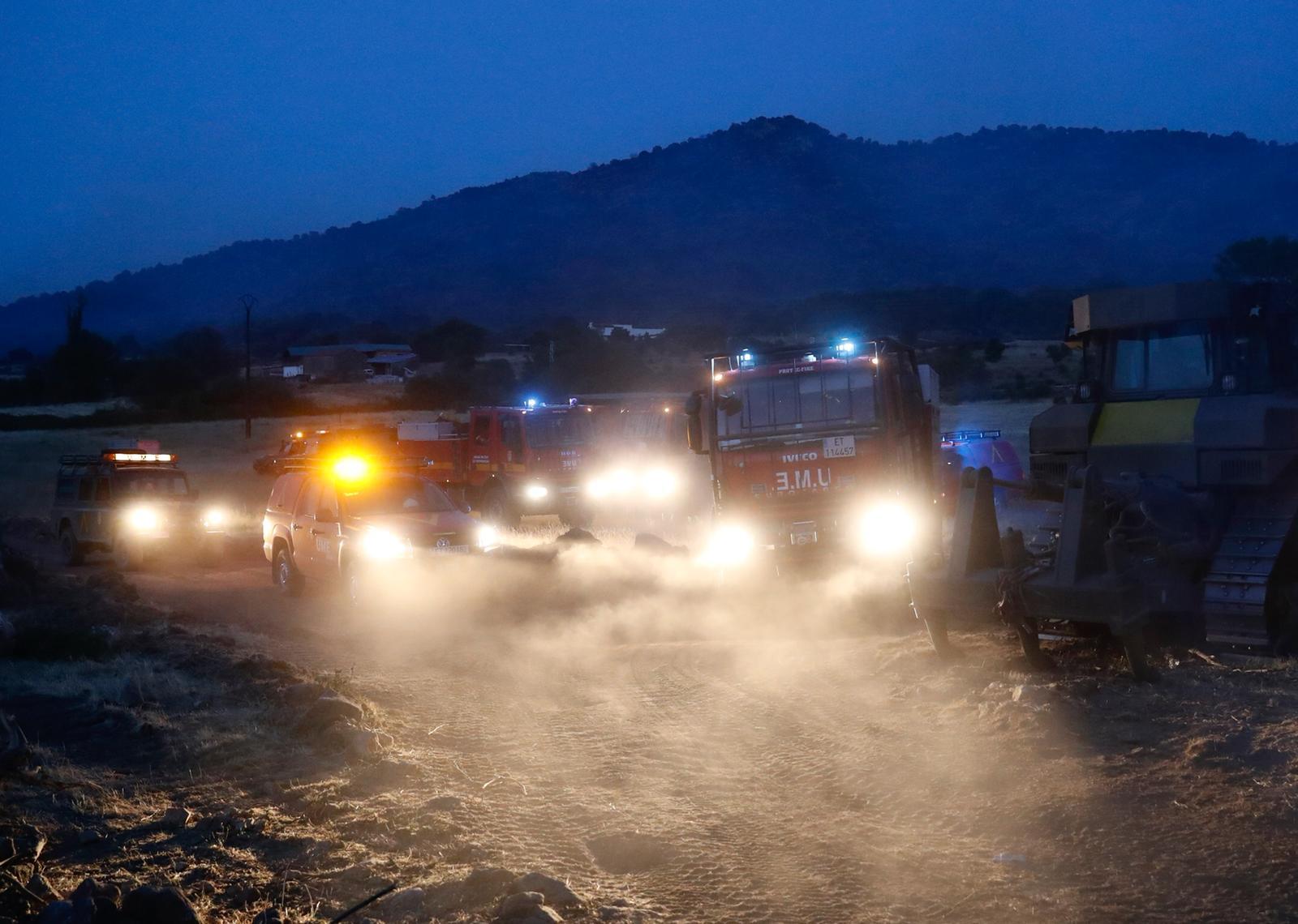 Un total de 450 personas han trabajado durante la noche para intentar sofocar las llamas.