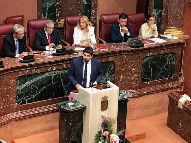 El candidato del PP a la Presidencia de la Comunidad Fernando López Miras en su discurso en el Debate de Investidura