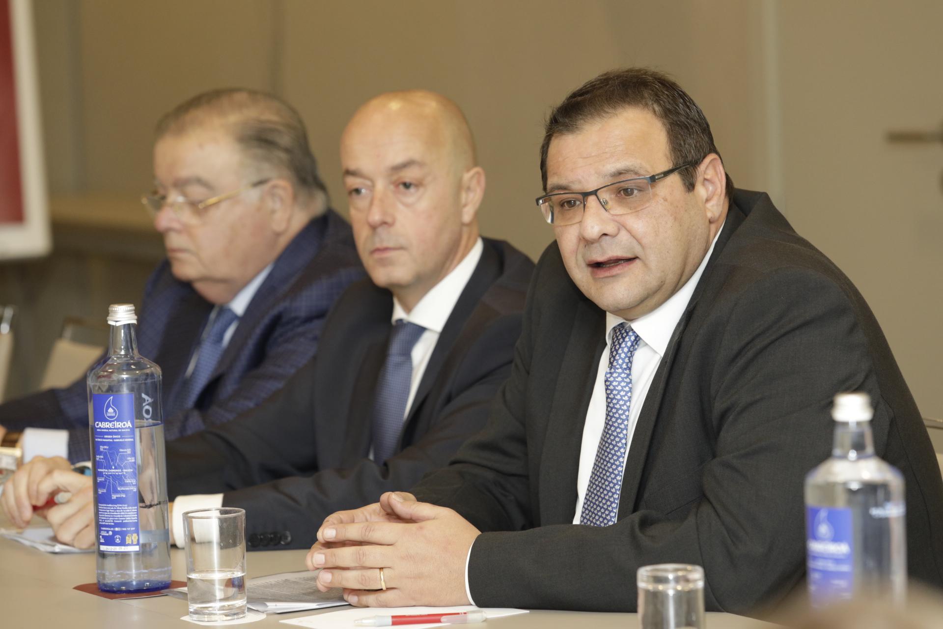 De izquierda a derecha el presidente ejecutivo de Euromadi, Jaime Rodríguez Bertiz, el consejero delegado del Grupo, José María Rodríguez y el director general de Grupo Euromadi, Antonio Font