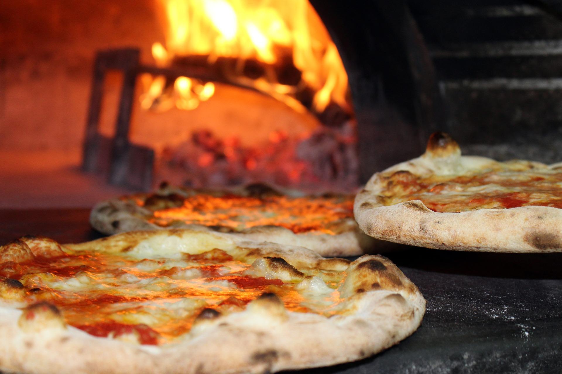 Pizzas al horno de leña. PIXABAY