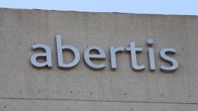 Logotipo de Abertis en uno de sus edificios - EP
