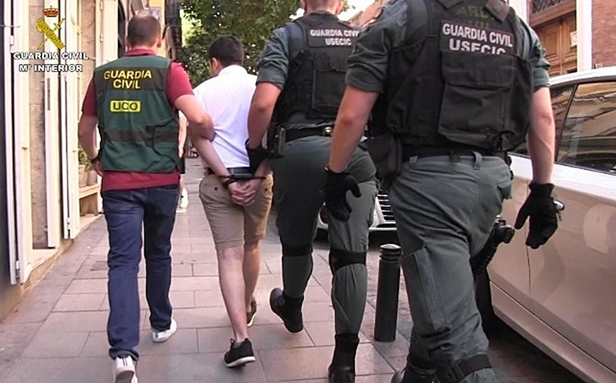El joven detenido, en la imagen, conseguía un botín mensual de alrededor de 300.000 euros a través de ciberestafas (Foto: Europa Press).