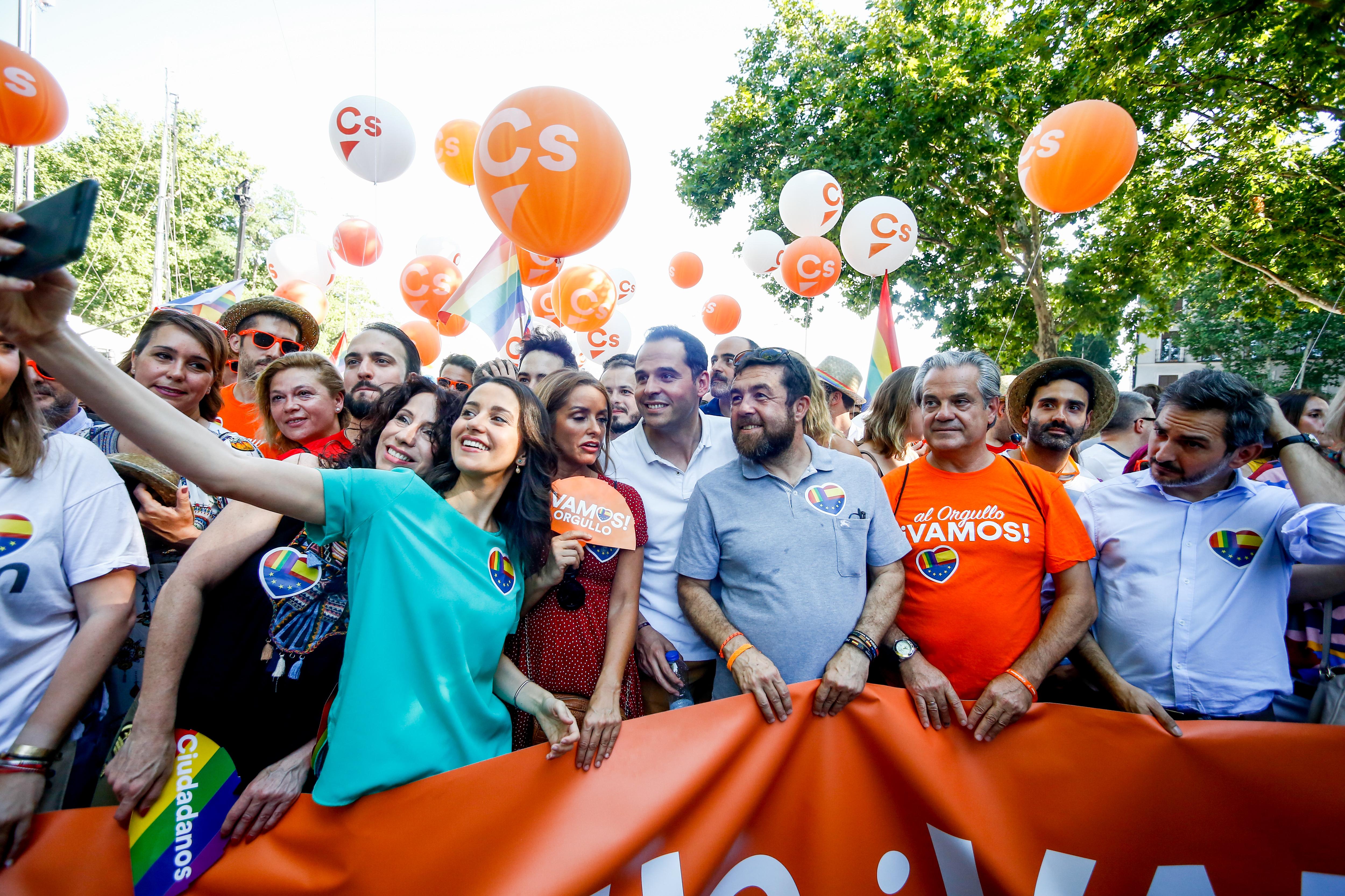 Ignacio Aguado IneÌs Arrimadas y otros miembros de Ciudadanos en la manifestacioÌn estatal del Orgullo LGTBI en Madrid desde Atocha hasta ColoÌn