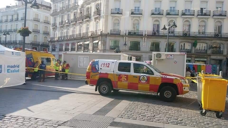 Una de las ambulancias del Samur dentro del dispositivo desplegado para las fiestas del Orgullo en Madrid