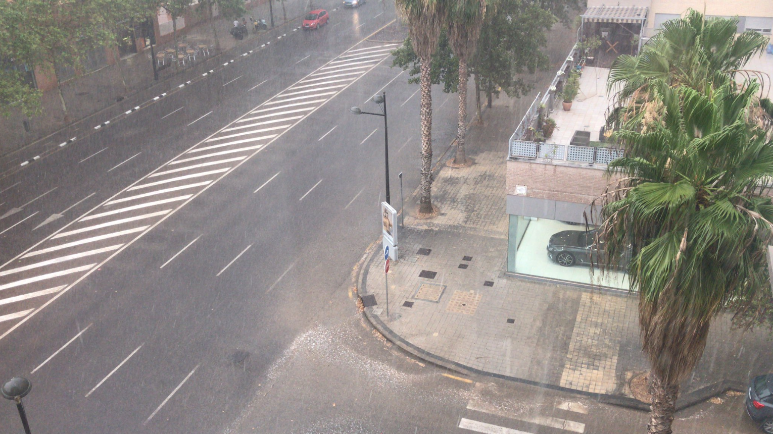 Tormenta en Valencia. Twitter @manil1972