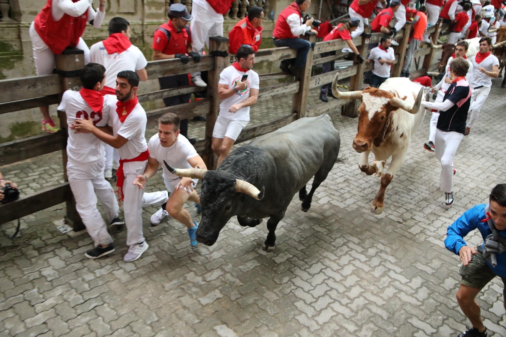 Tercer encierro de los Sanfermines de 2019 con toros de José Escolar. Europa Press.