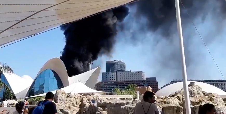 Incendio de l'Oceanogràfic. Twitter. 