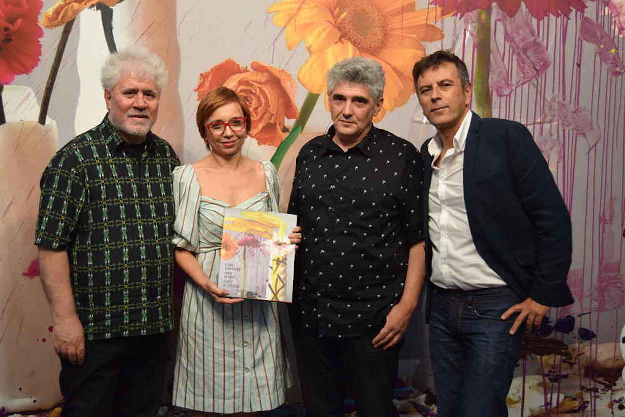 Rafael Doctor (derecha), en la presentación de la muestra 'Flores de periferia', de Pedro Almodóvar y Jorge Galindo . NOVAPOLIS.ES