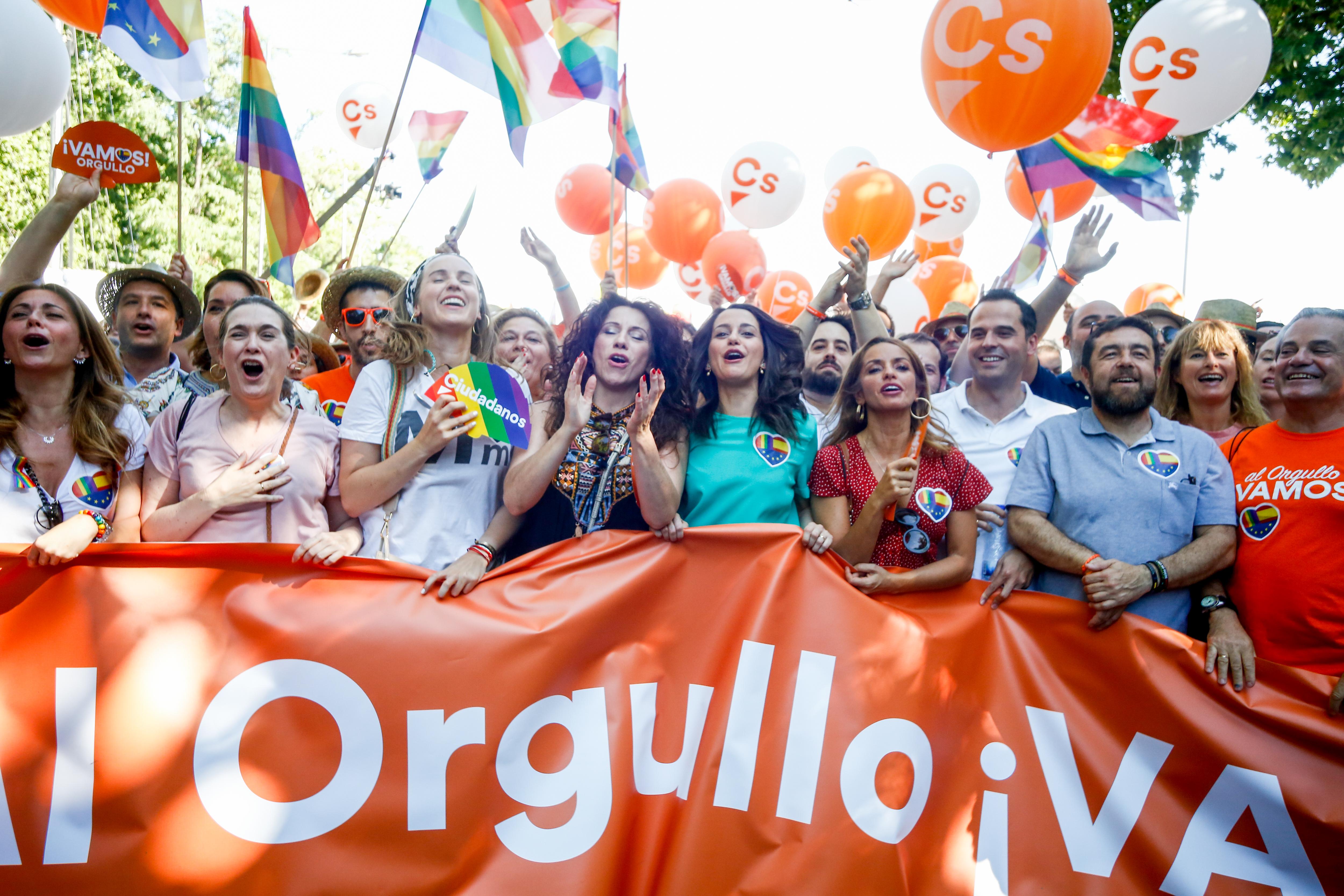 Ignacio Aguado Inés Arrimadas y otros miembros de Ciudadanos en la manifestación estatal del Orgullo LGTBI en Madrid desde Atocha hasta Colón. EP