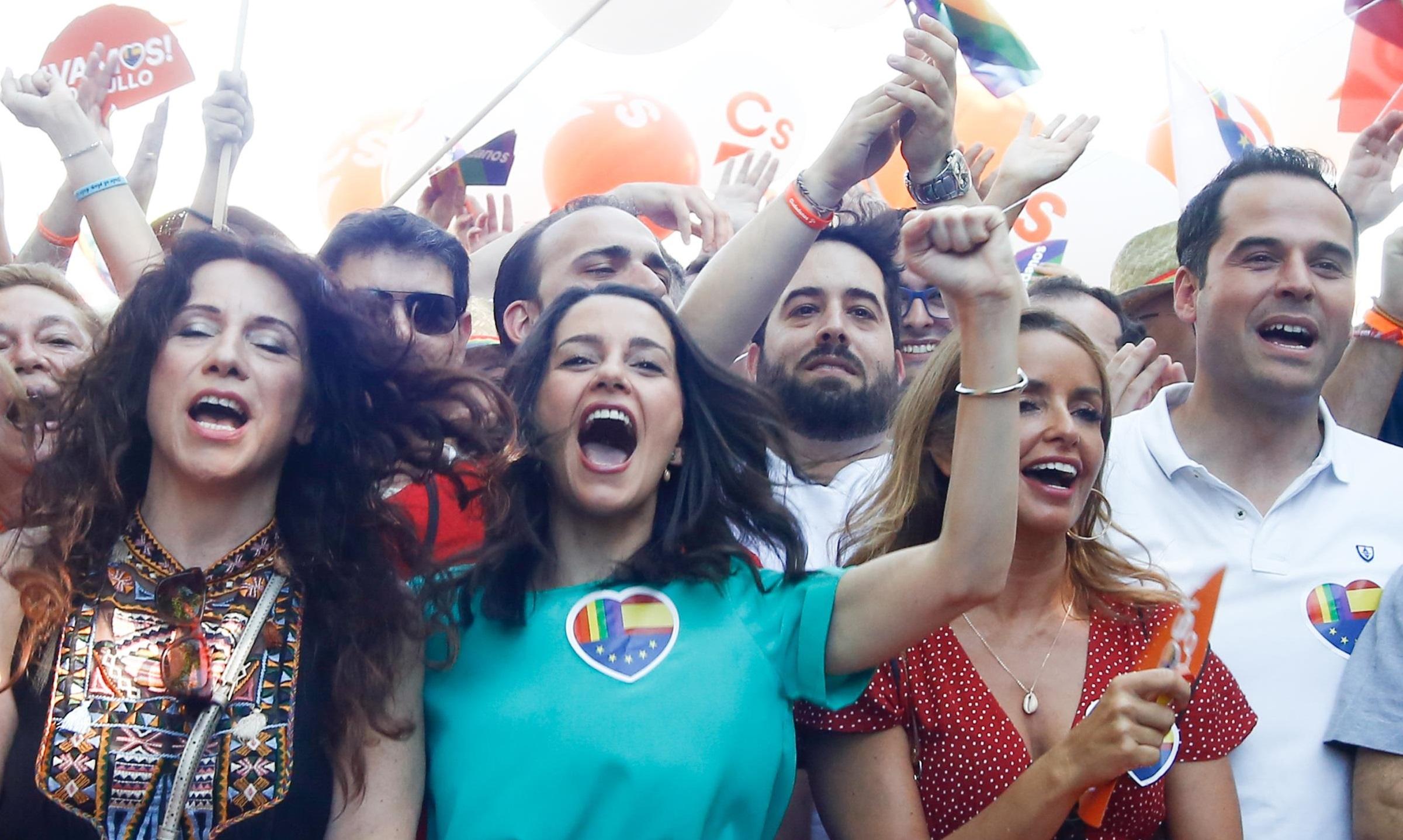 Inés Arrimadas, Patricia Reyes e Ignacio Aguado en el Orgullo 2019