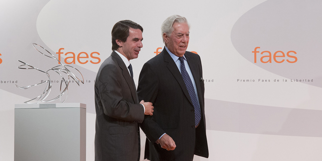 Mario Vargas Llosa con José María Aznar.