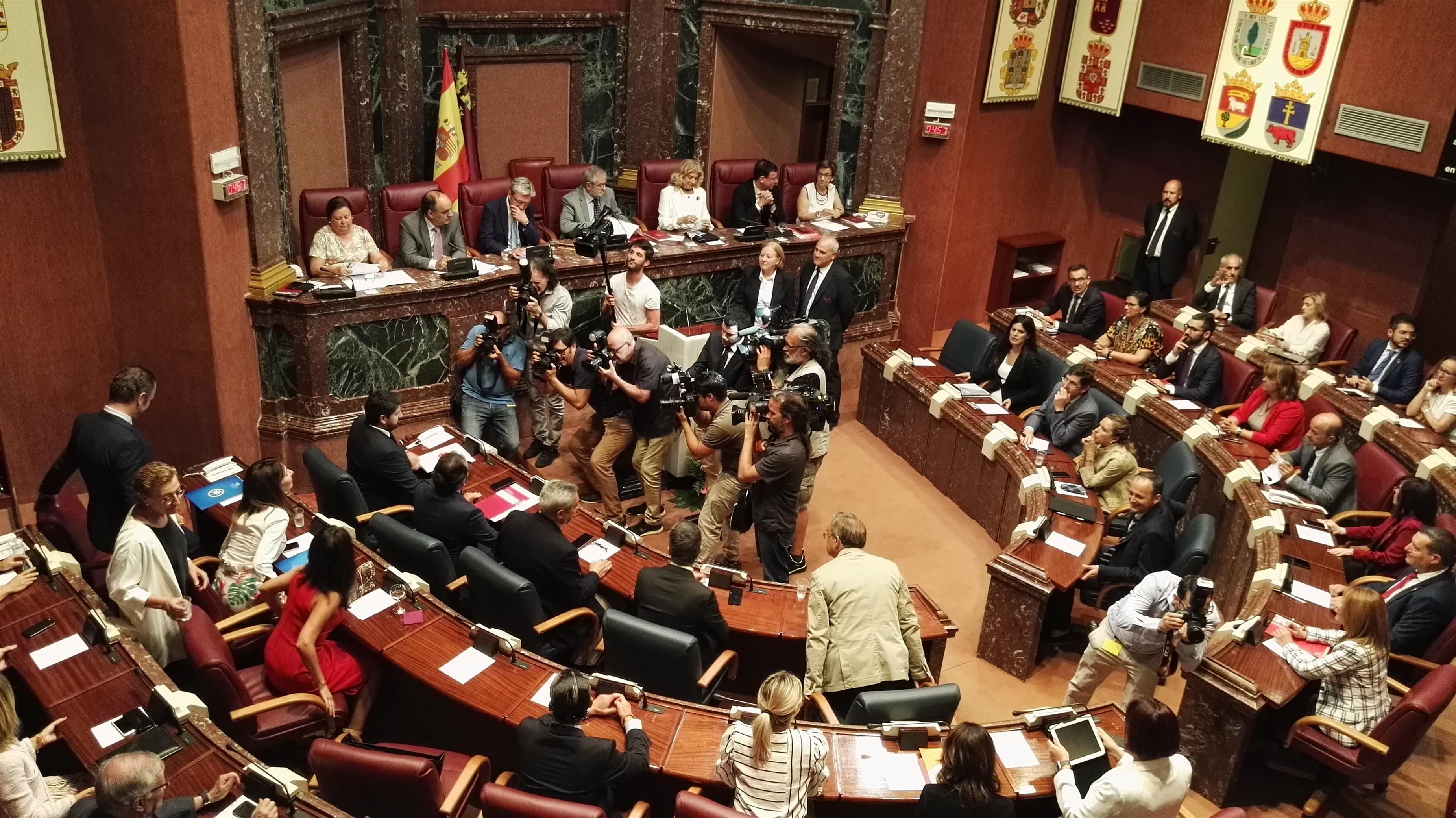 Imagen de la segunda votación de investidura de López Miras. EP