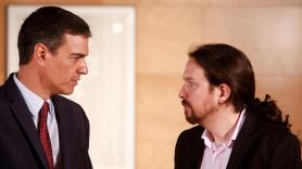 Pedro Sánchez, en un encuentro con Pablo Iglesias en la Moncloa previo a la investidura. EP