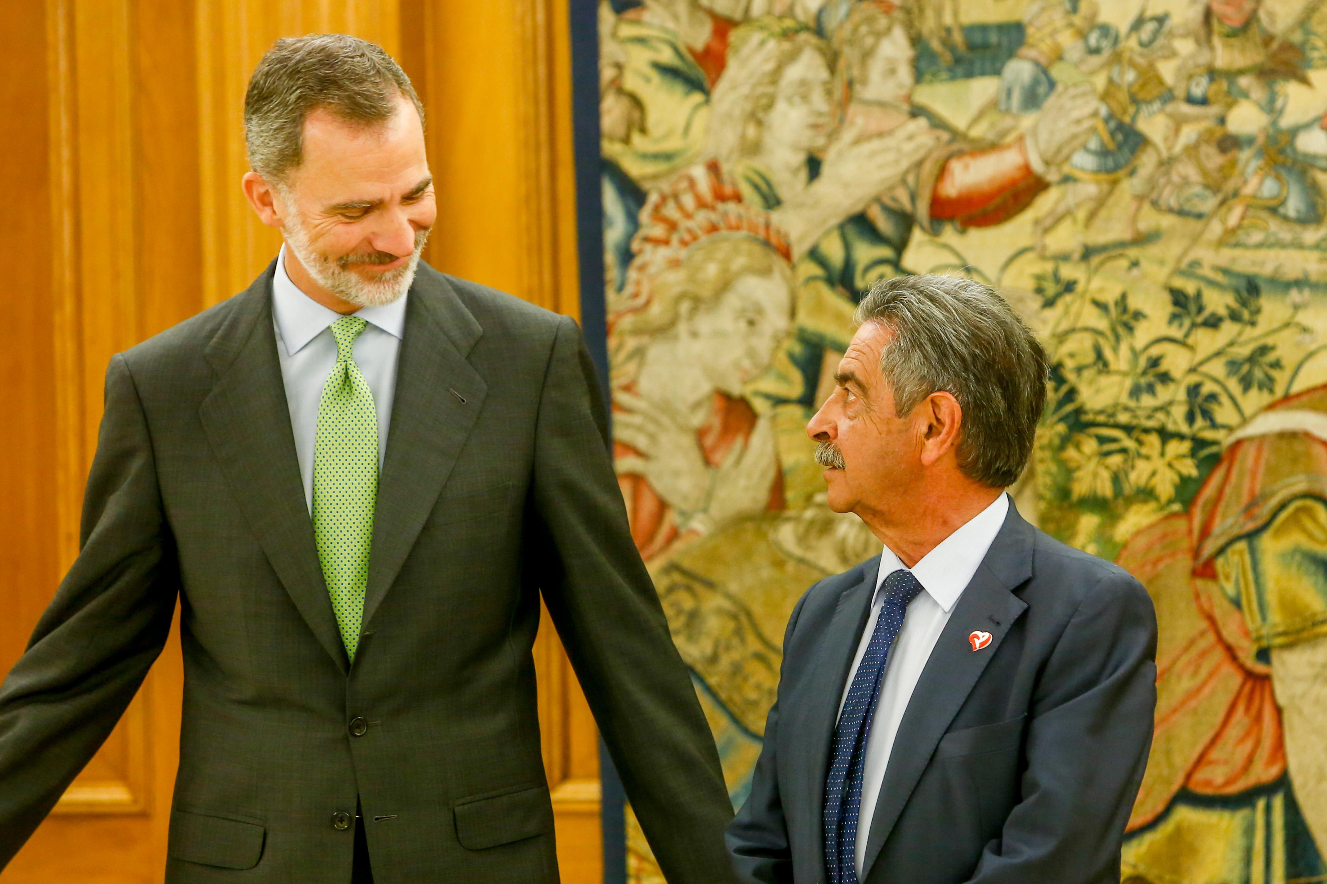 El Rey Felipe VI recibe en el Palacio de la Zarzuela al presidente de Cantabria Miguel Ángel Revilla 