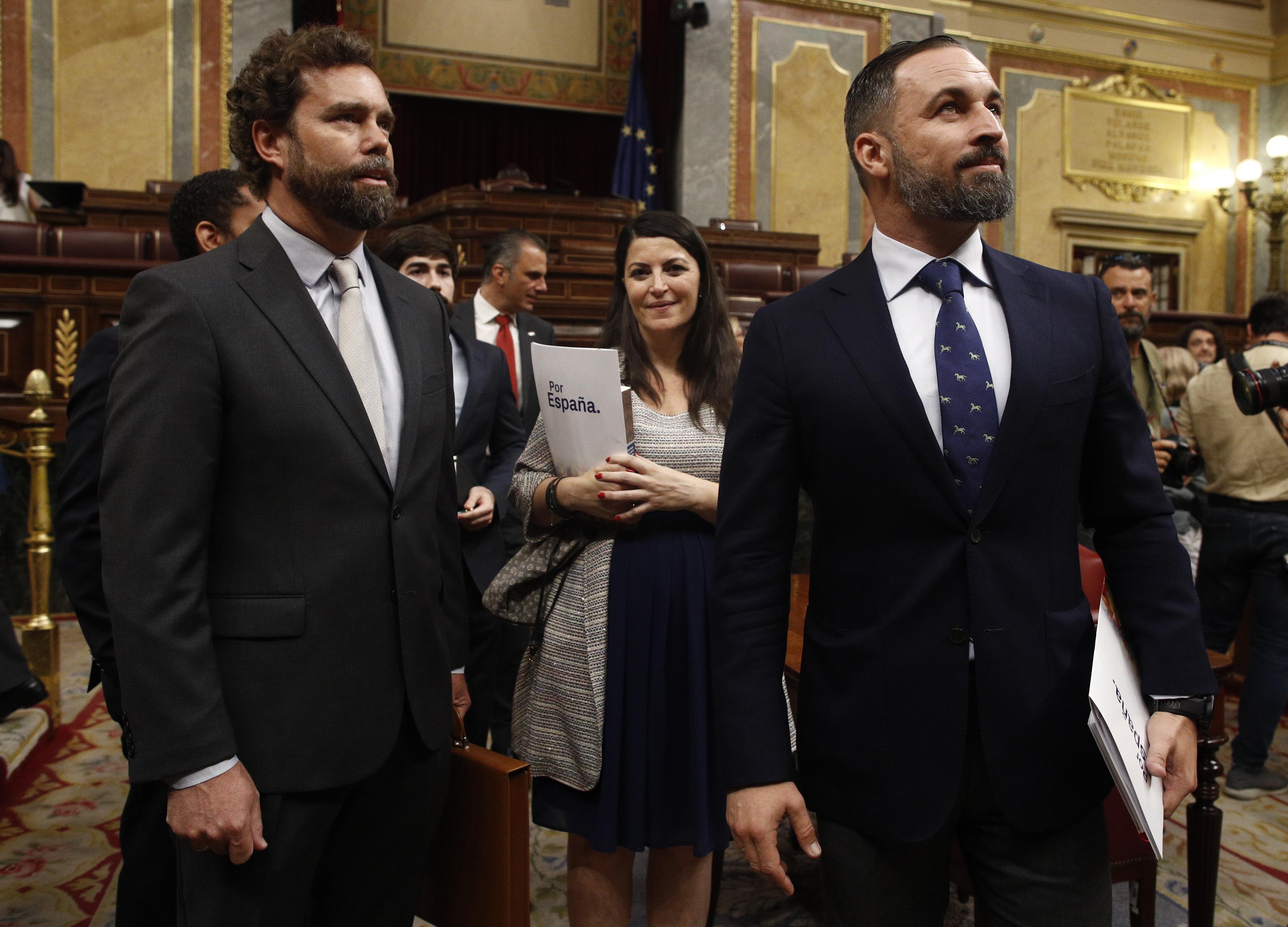 El portavoz de Vox en el Congreso de los Diputados Iván Espinosa de los Monteros; y el presidente de Vox Santiago Abascal 