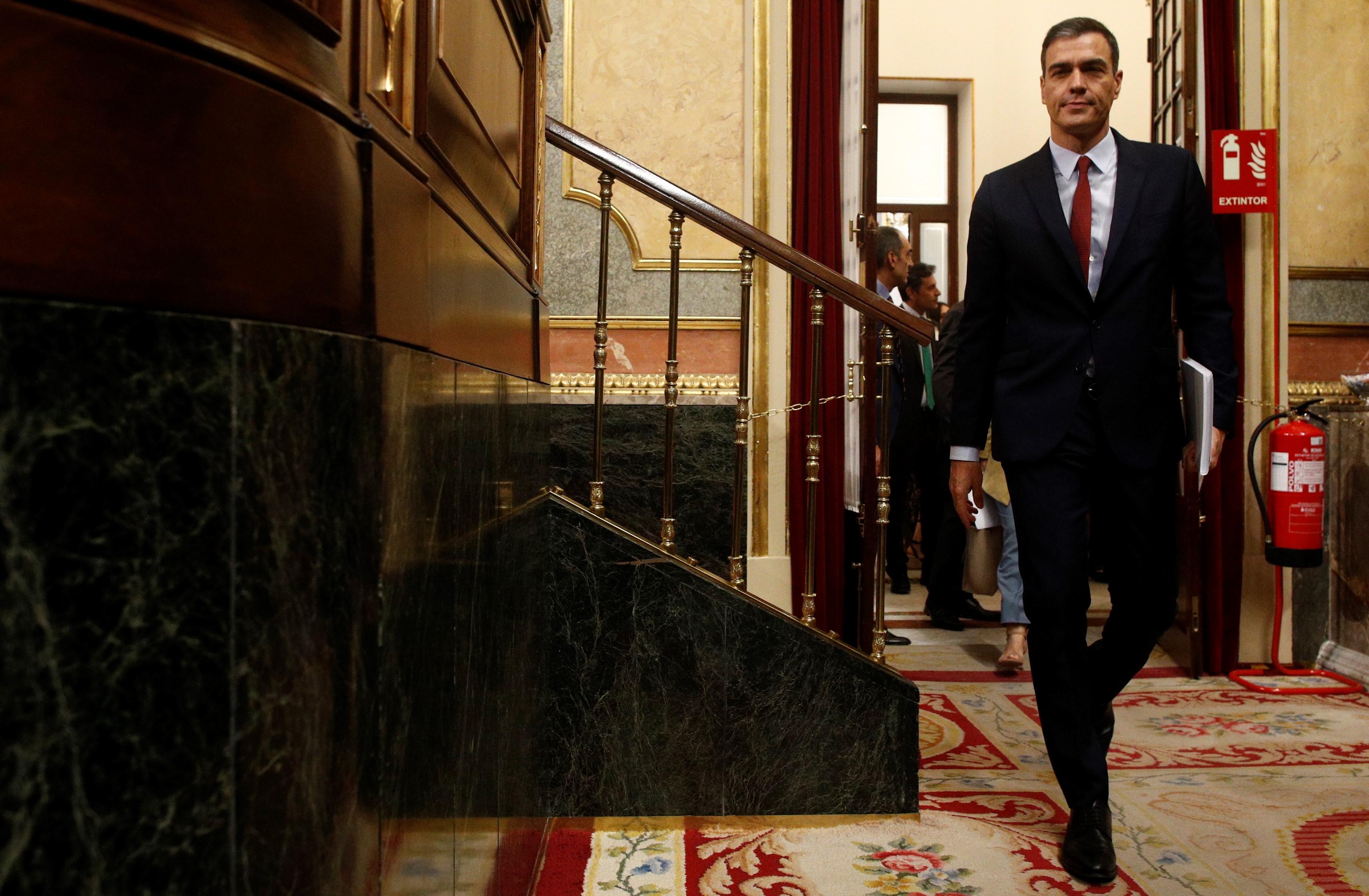 EuropaPress 2282870 El presidente del Gobierno en funciones y candidato del PSOE a la reelección Pedro Sánchez se dirige a intervenir desde la tribuna del Congreso de los Diputados en la primera sesión del deba