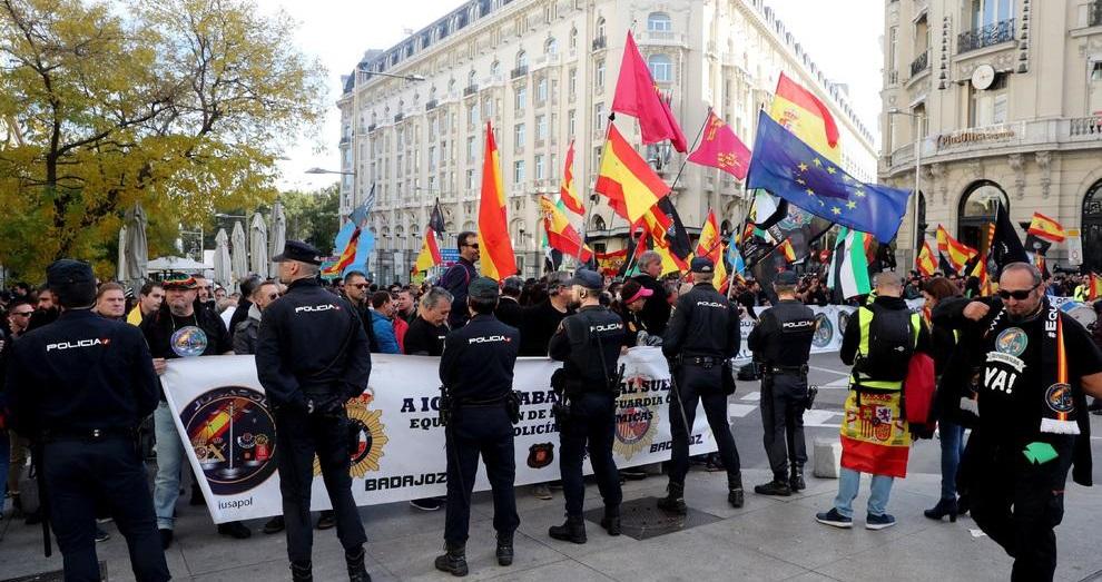 Manifestación de Jusapol ante el Congreso. EFE: Archivo