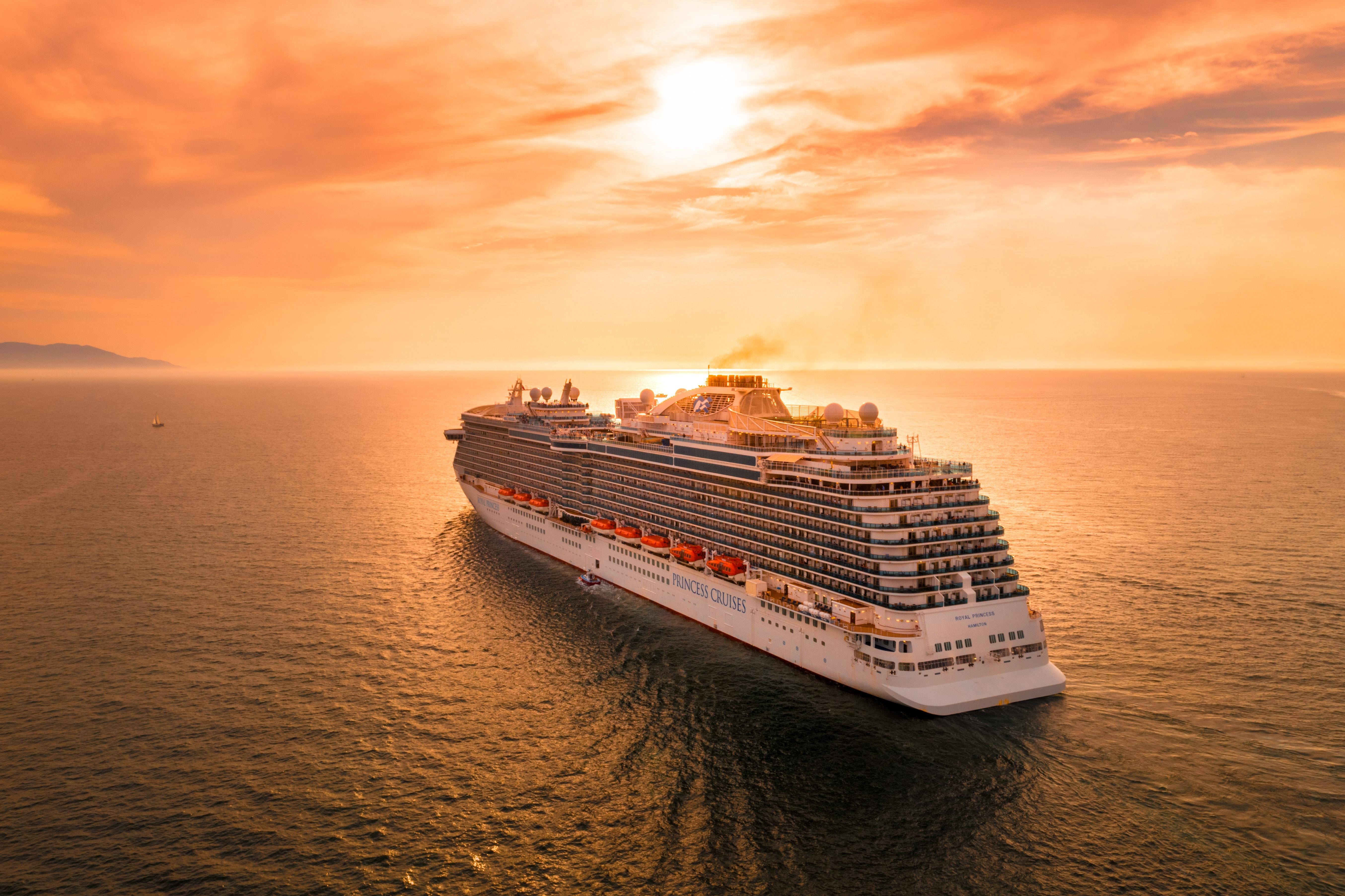 Un crucero en plena travesía. Foto: Alonso Reyes