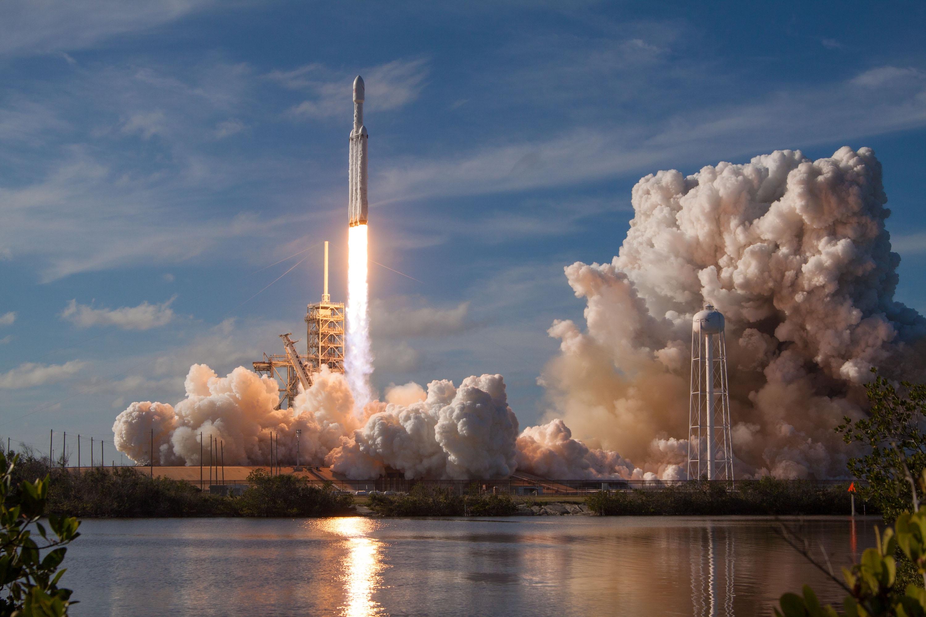 Lanzamiento del cohete Falcon. Foto: SpaceX