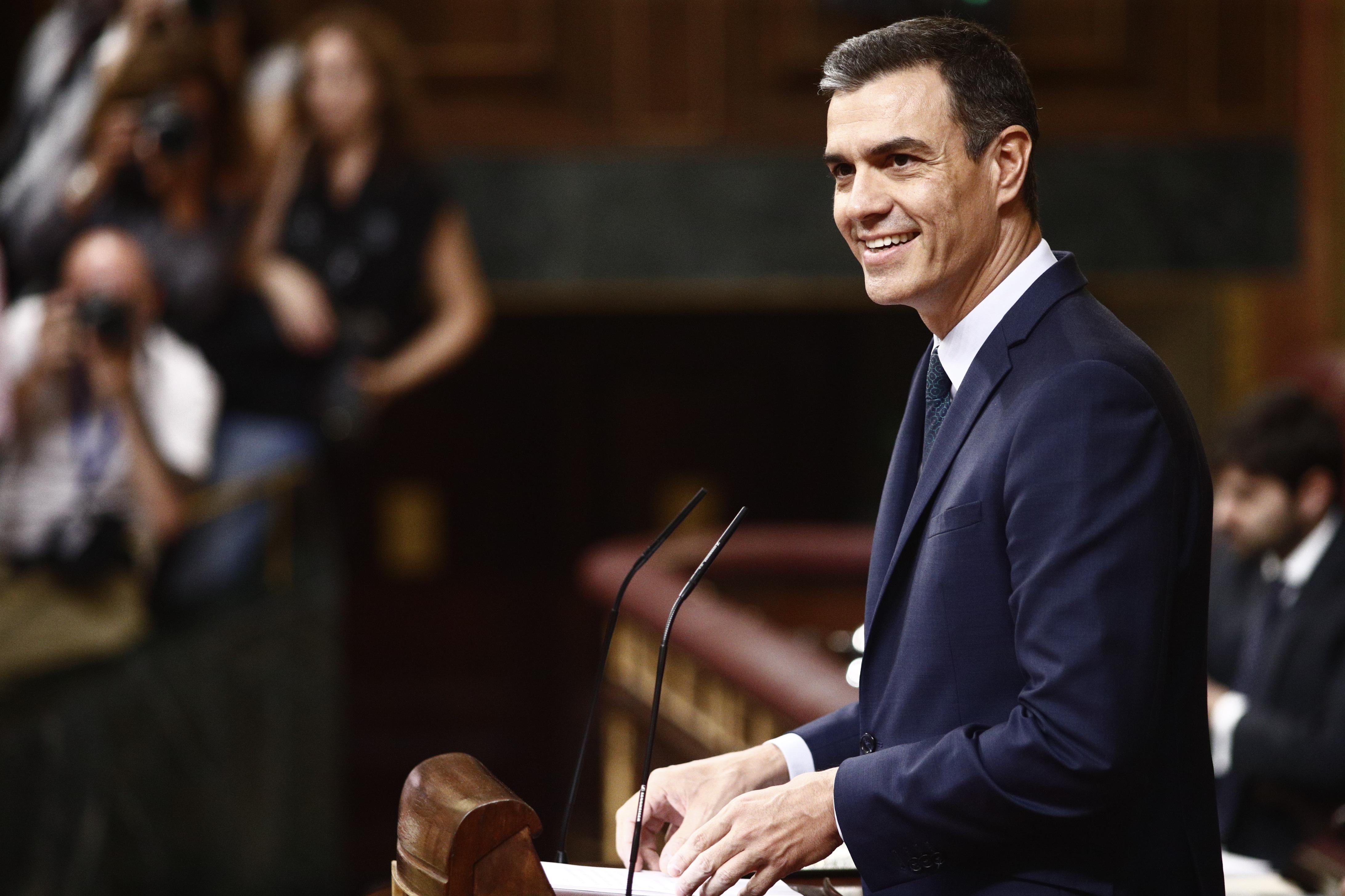 El presidente del Gobierno en funciones  Pedro Sánchez ofrece su discurso durante el debate previo a la segunda votación para la investidura del candidato socialista a la Presidencia del Gobiern