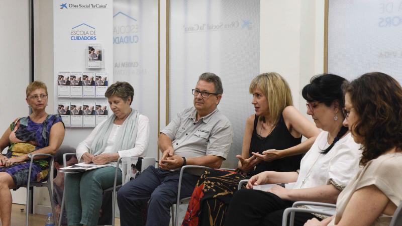 cuidadores de la escuela de cuidadores de la caixa en el taller de confort emocional