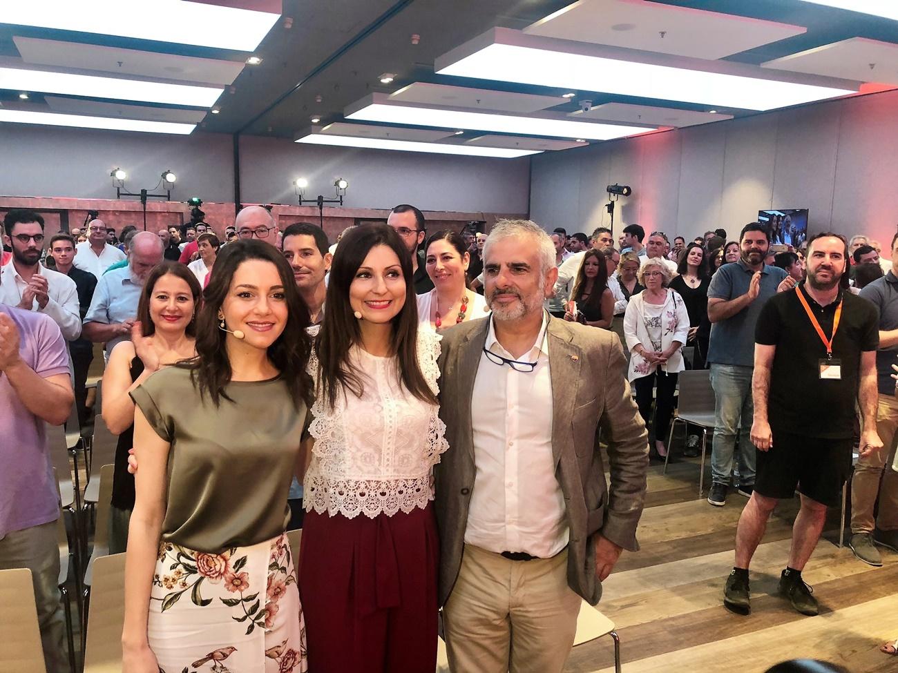 Inés Arrimadas junto a Lorena Roldán y Carlos Carrizosa