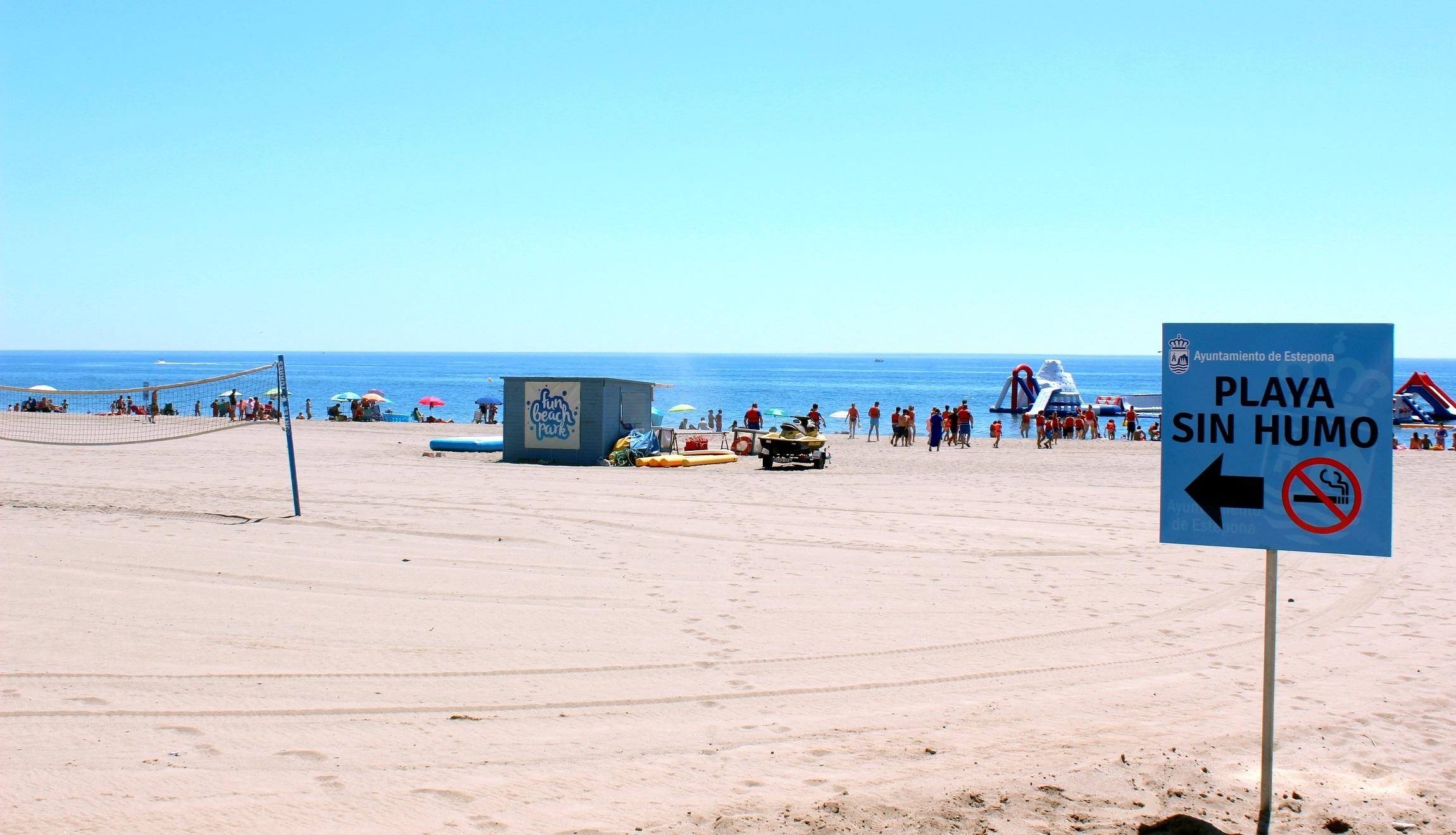 EuropaPress 2295913 Playa Sin Humo en Estepona (Málaga)