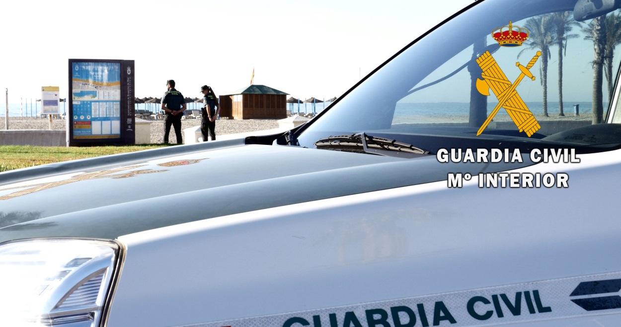 Vehículo de la Guardia Civil en Roquetas de Mar