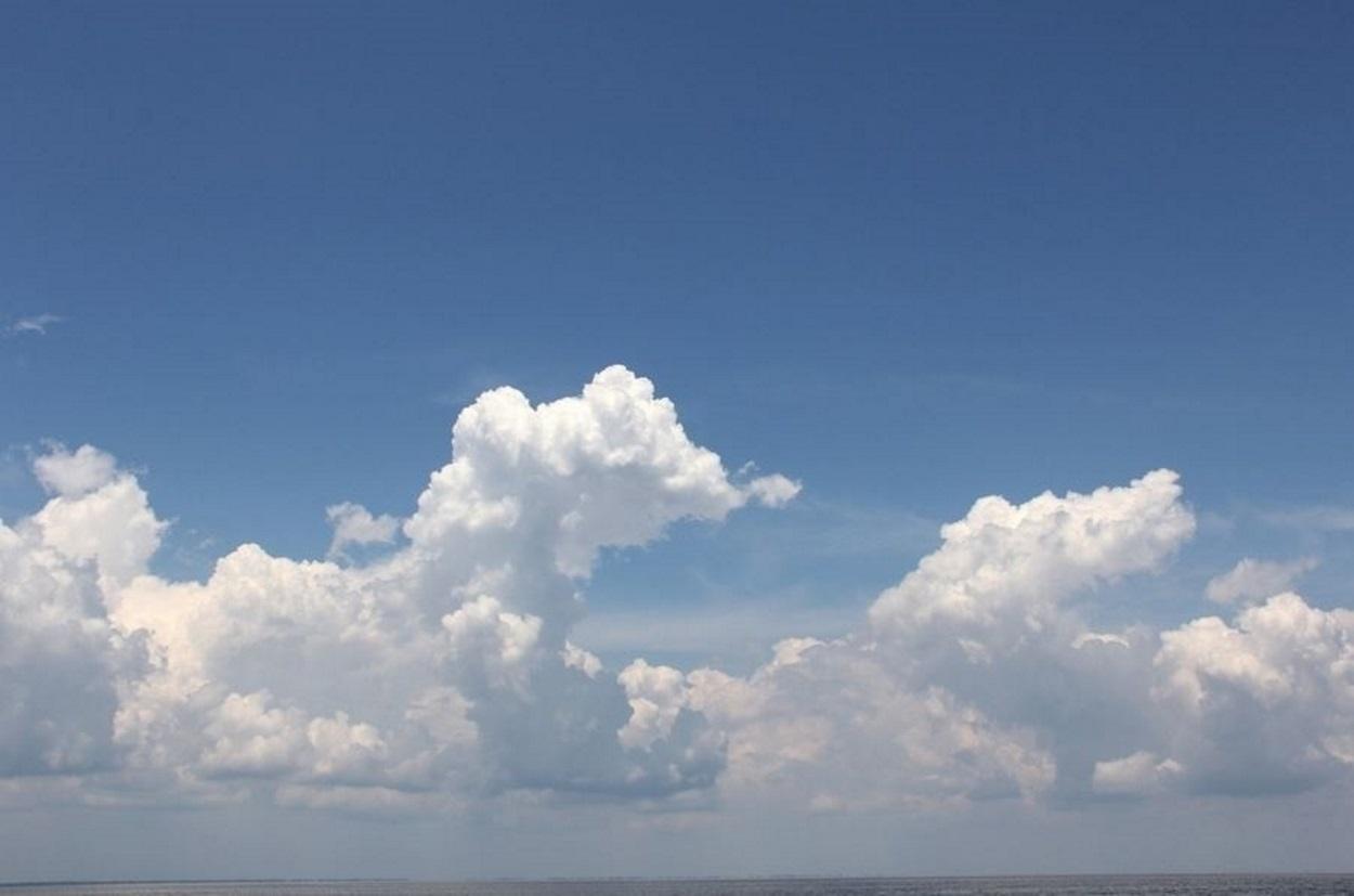 Fotografía de un cielo con nubes