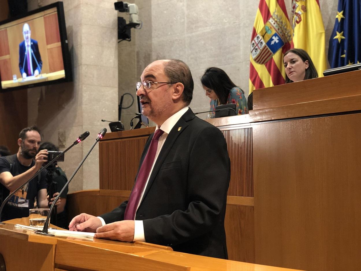 Javier Lambán, candidato del PSOE, durante su discurso en el debate de investidura